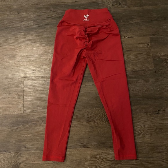 CLS Sportswear Booty Scrunch Capri Leggings - Picture 4 of 8